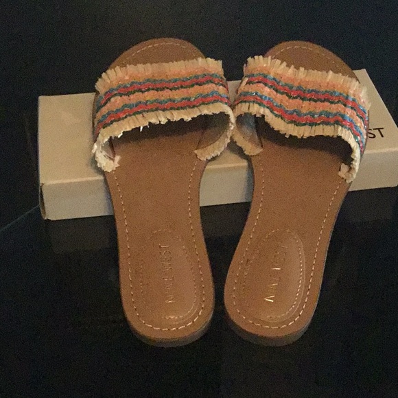 Ladies Raffia Sandals - Picture 2 of 4